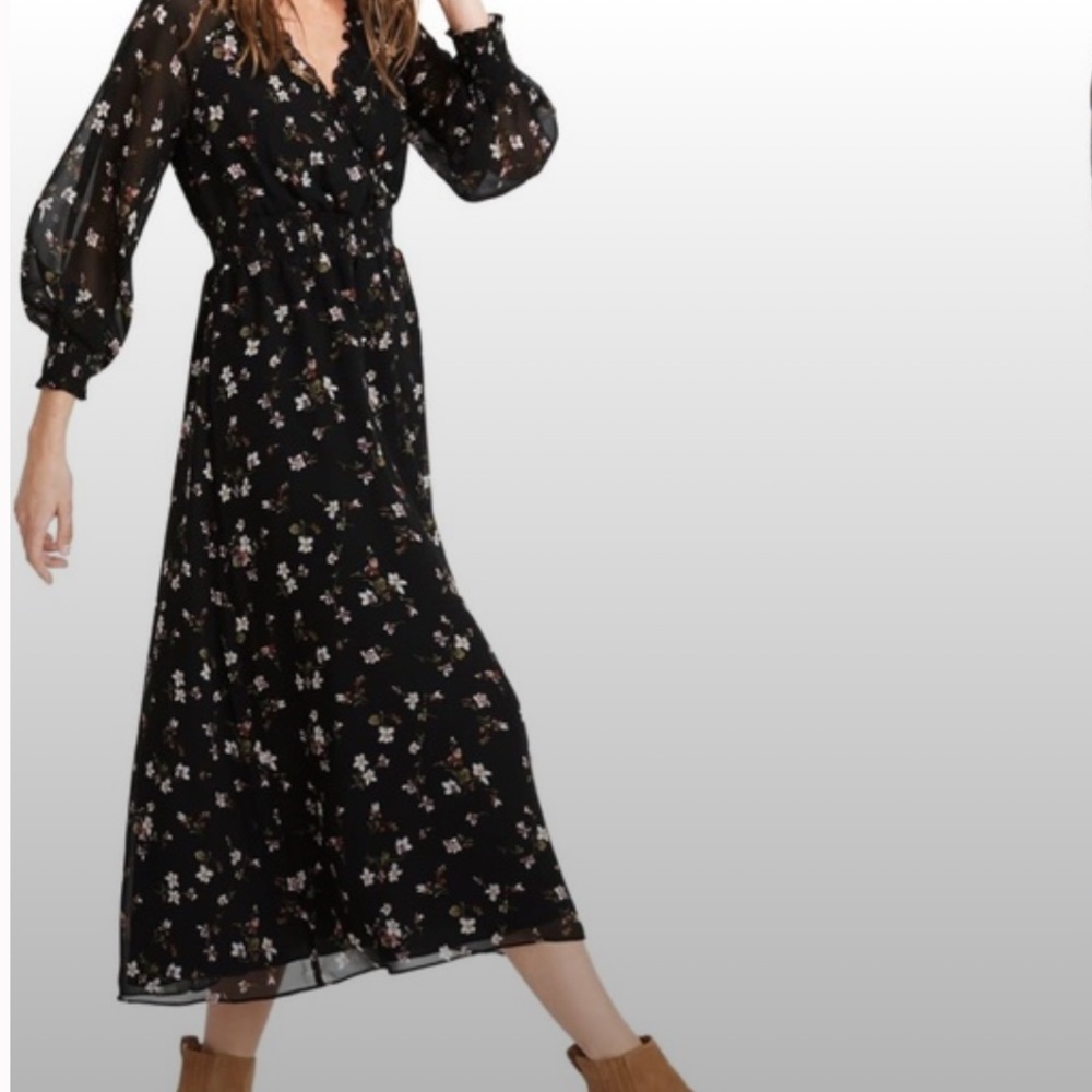 Georgette Smocked Midi Dress in Backyard Blooms